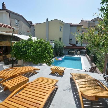 Villa Vlade- From The Heated Pool To The Beach In 1 Minute Jesenice  Εξωτερικό φωτογραφία