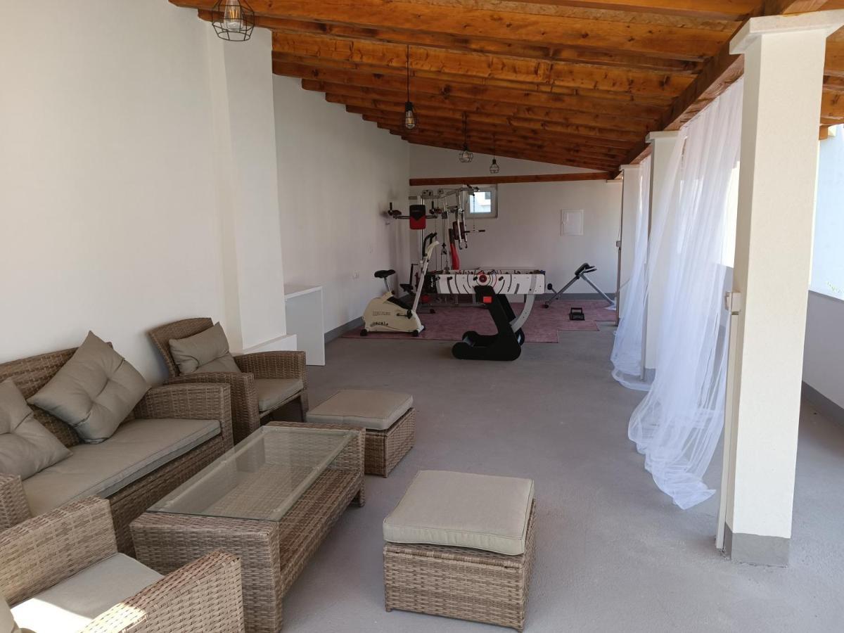 Villa Vlade- From The Heated Pool To The Beach In 1 Minute Jesenice  Εξωτερικό φωτογραφία
