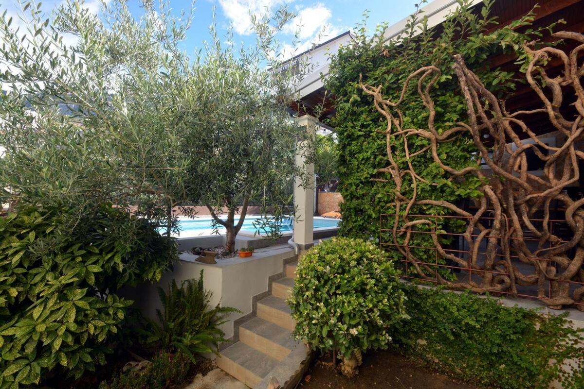 Villa Vlade- From The Heated Pool To The Beach In 1 Minute Jesenice  Εξωτερικό φωτογραφία
