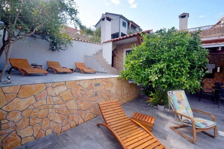 Villa Vlade- From The Heated Pool To The Beach In 1 Minute Jesenice  Εξωτερικό φωτογραφία